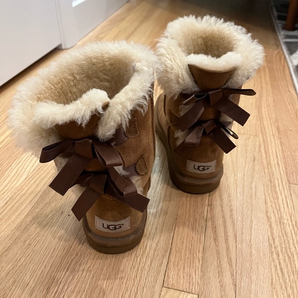 EUC Bailey Bow II Chestnut size 4 - Picture 2 of 4